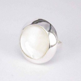 Ring Round Stone 14mm. MOP
