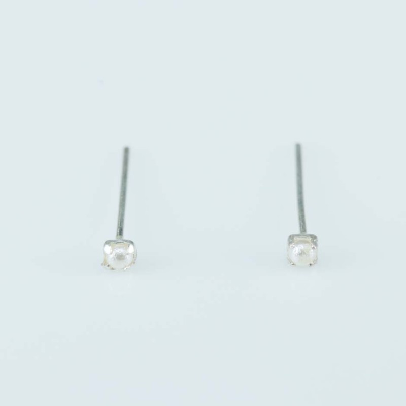 Nose Ball 1.5mm. Micro Pearl White Color