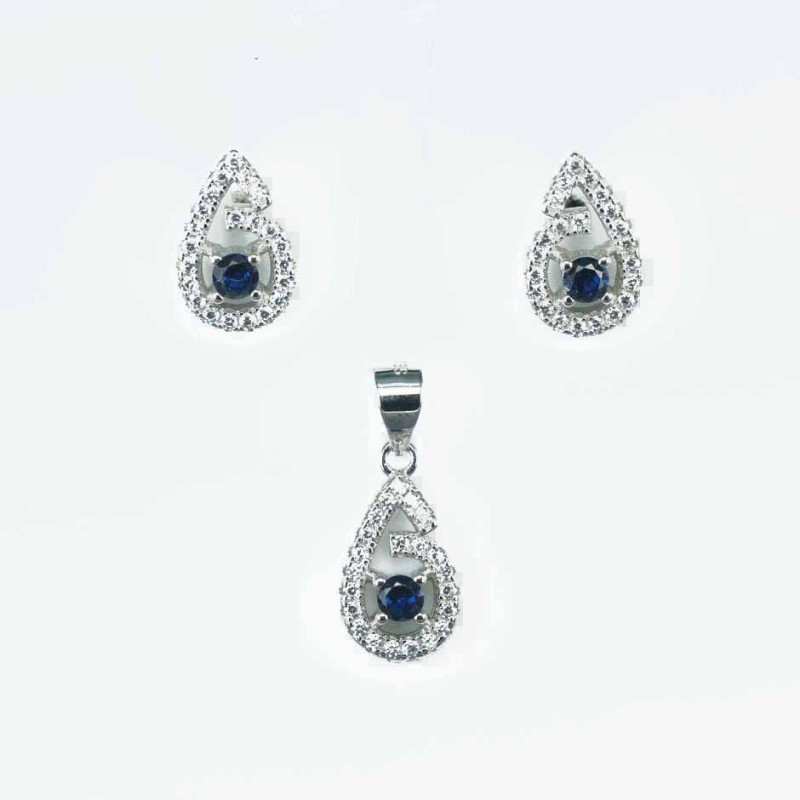 Set  Ea+Pend   Drop  8x12mm. Circonia