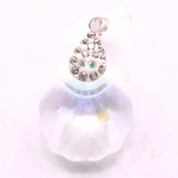 Pendant suaros.A shell with drop crystal