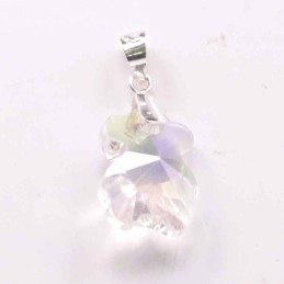 Pendant suaros.A small diamond with round crystal