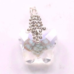 Pendant suaros.A batterfly with hand crystal
