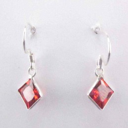Ea c.z. sq 8mm. Hook Garnet Color