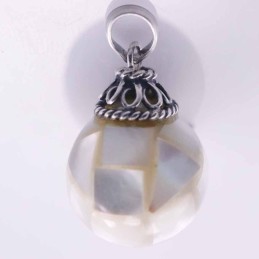 Pendant Ball 14mm. sound Mother of Pearl