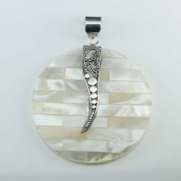 Pend. Round MOP Shell