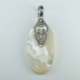 Pendant Oval MOP Shell