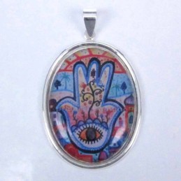 Pendant Oval 32mm. Hand Image