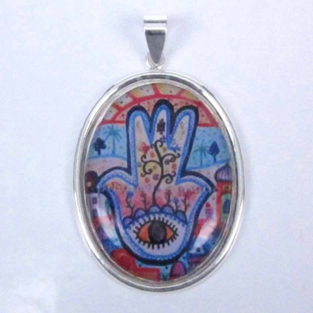 Pendant Oval 32mm. Hand Image