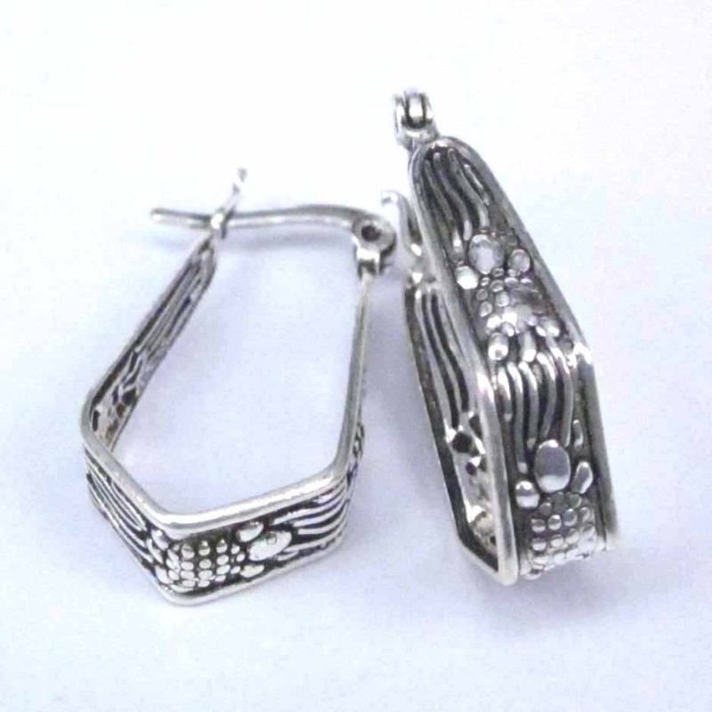 Ea Hoop 24x15x5mm. Triangle Plain