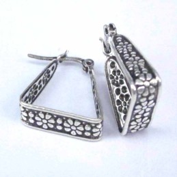 Ea Hoop 24x15x5mm. Triangle Plain