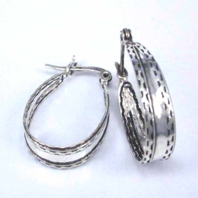 Ea Hoop 24x15x5mm. Oval Plain