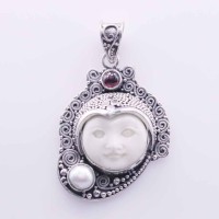 Pendants Bone